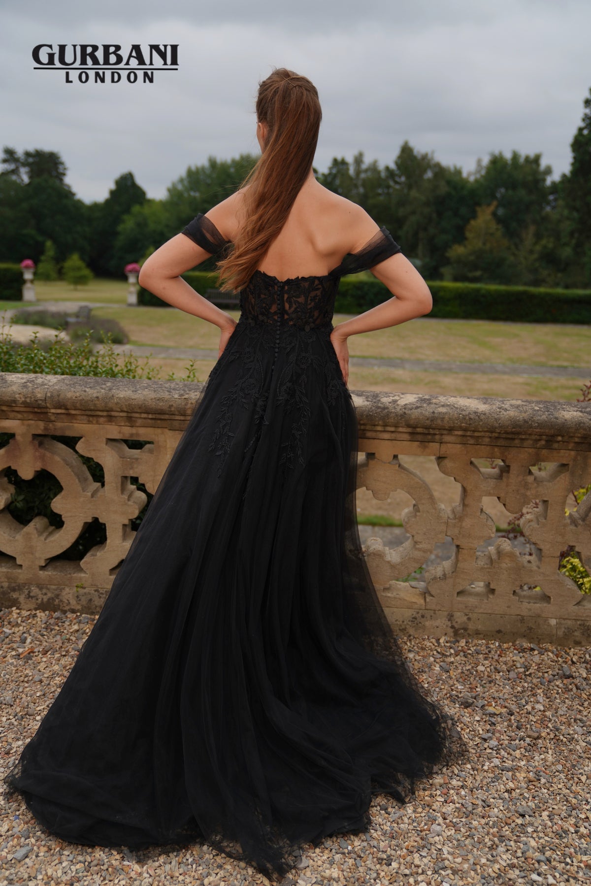 Black | Detail