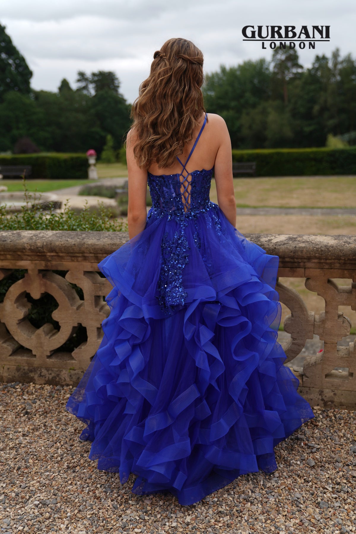 Royal | Side