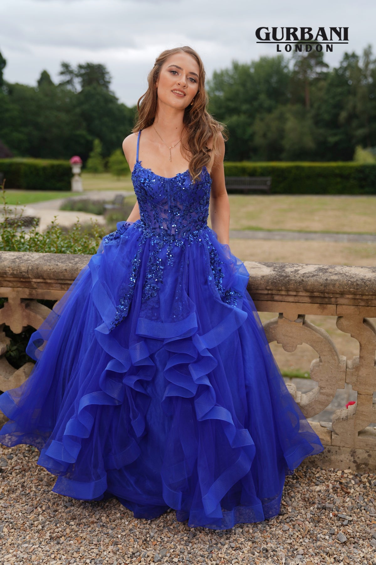 Royal | Front