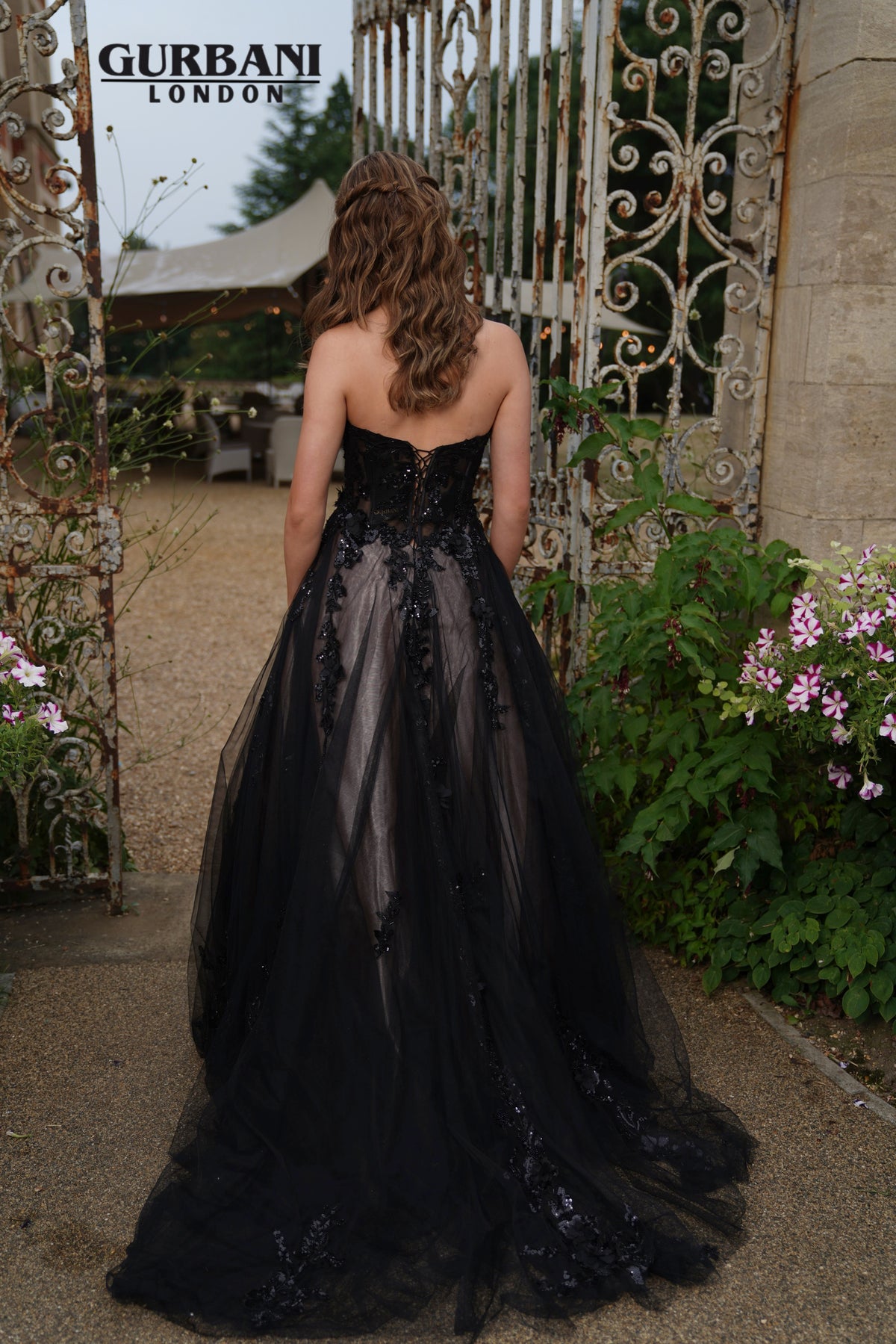 Black-Nude | Side