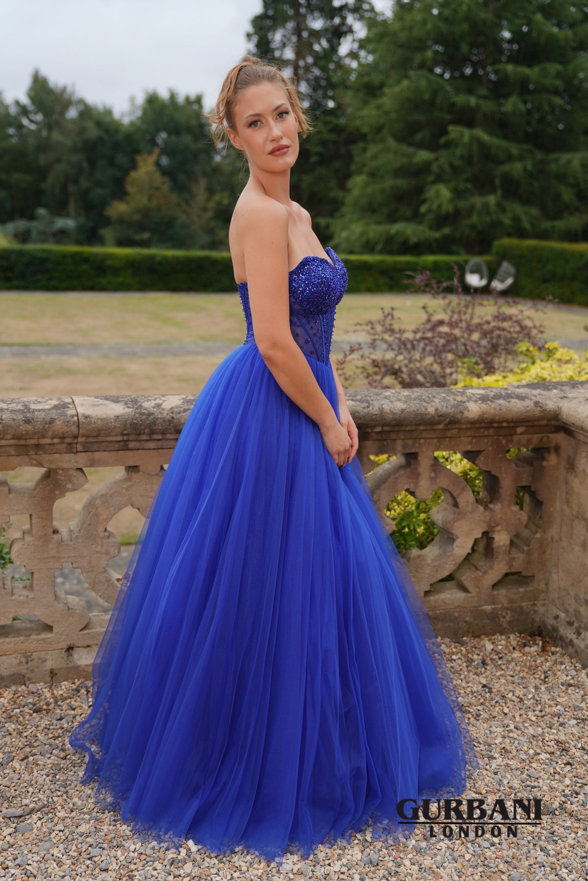 Royal | Side