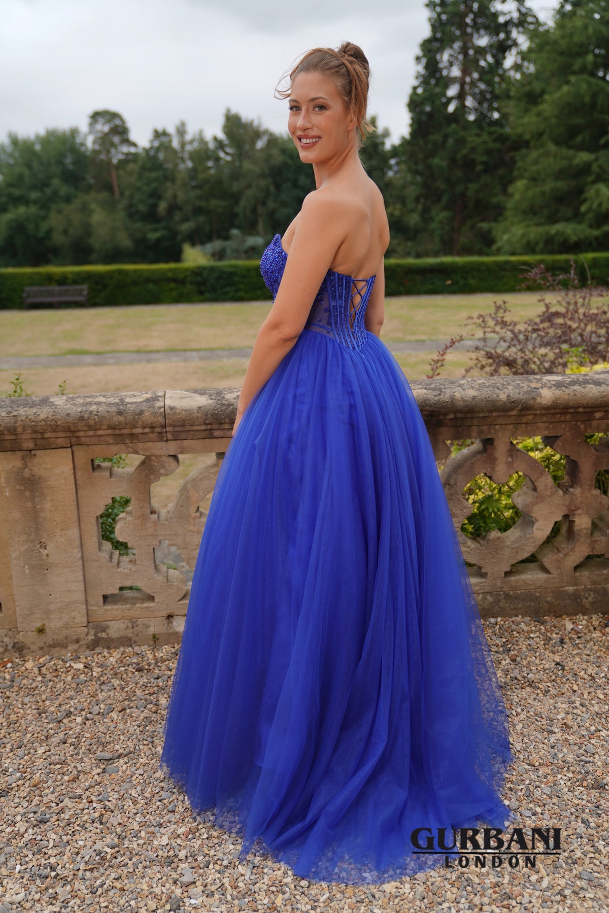 Royal | Front