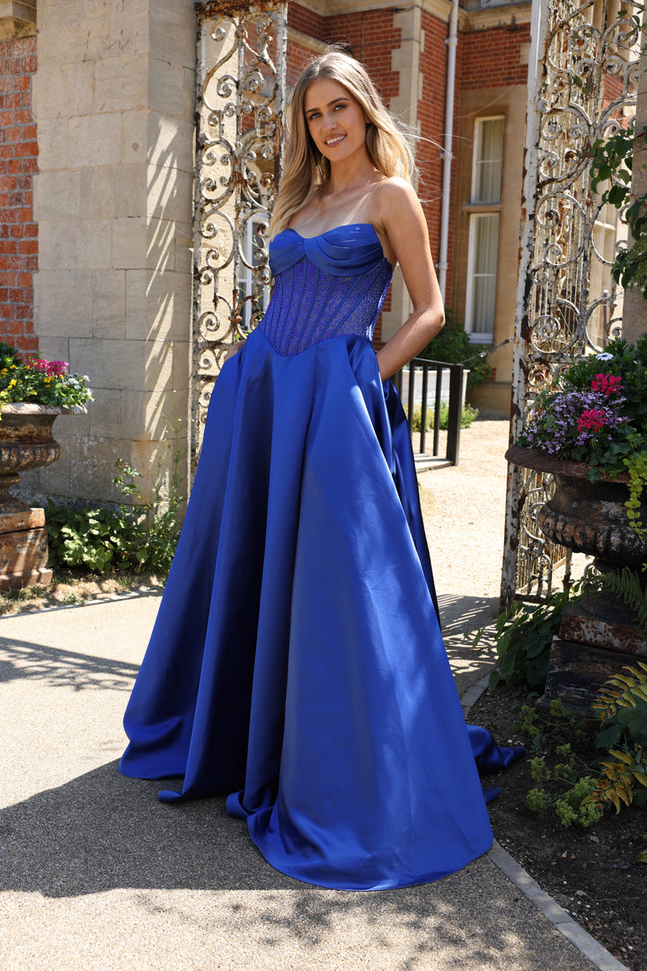 Royal | Front