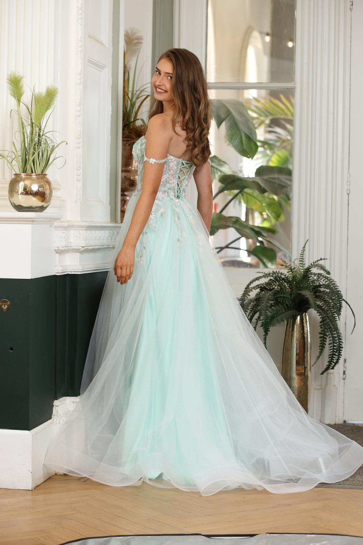 Mint | Side