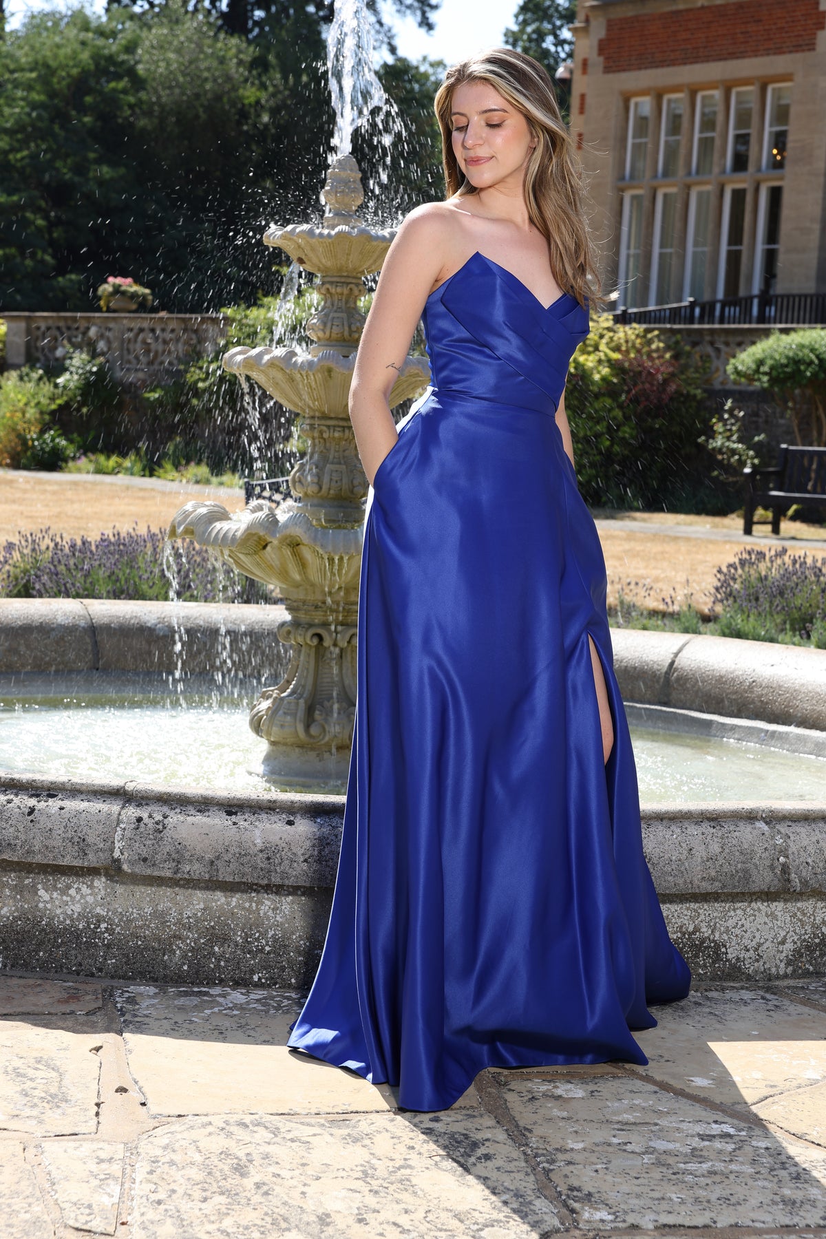 Royal | Front